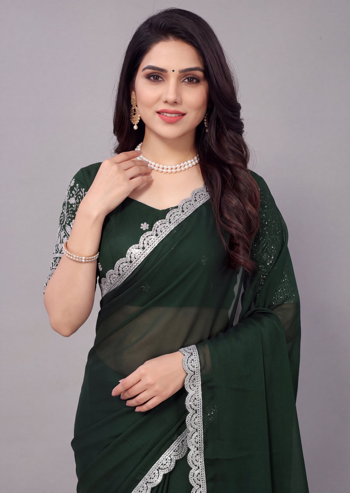 Delicate Embroidery Scalloped Border Rangoli Saree