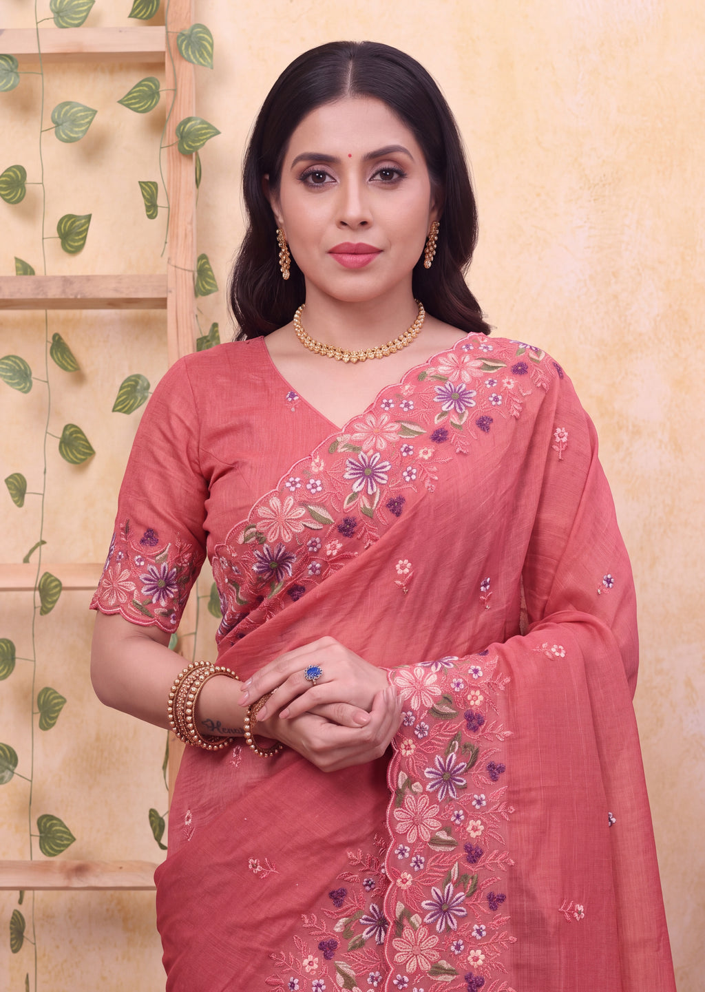Floral Embroidery Two-Tone Crunchy Tissue Saree