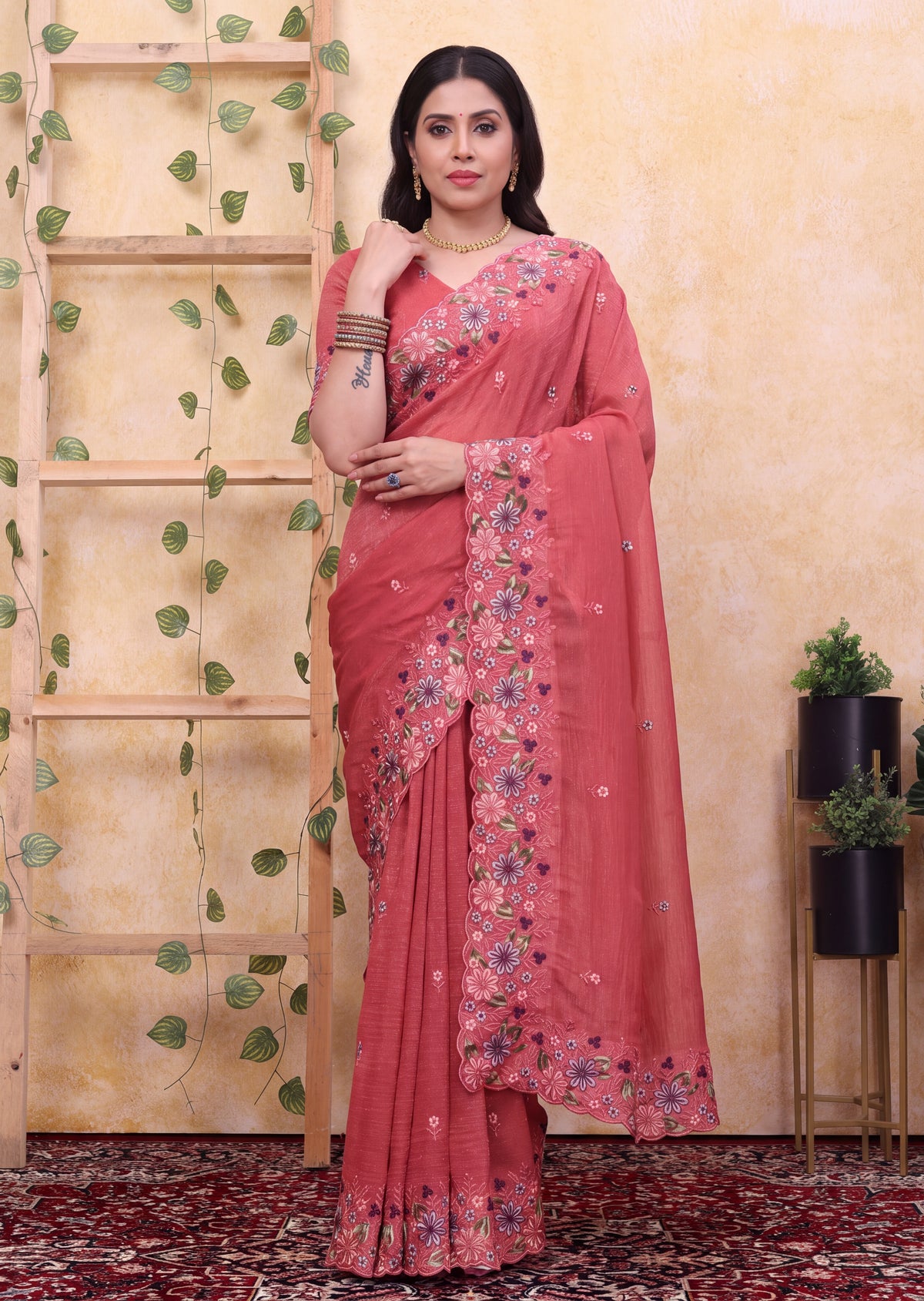 Floral Embroidery Two-Tone Crunchy Tissue Saree