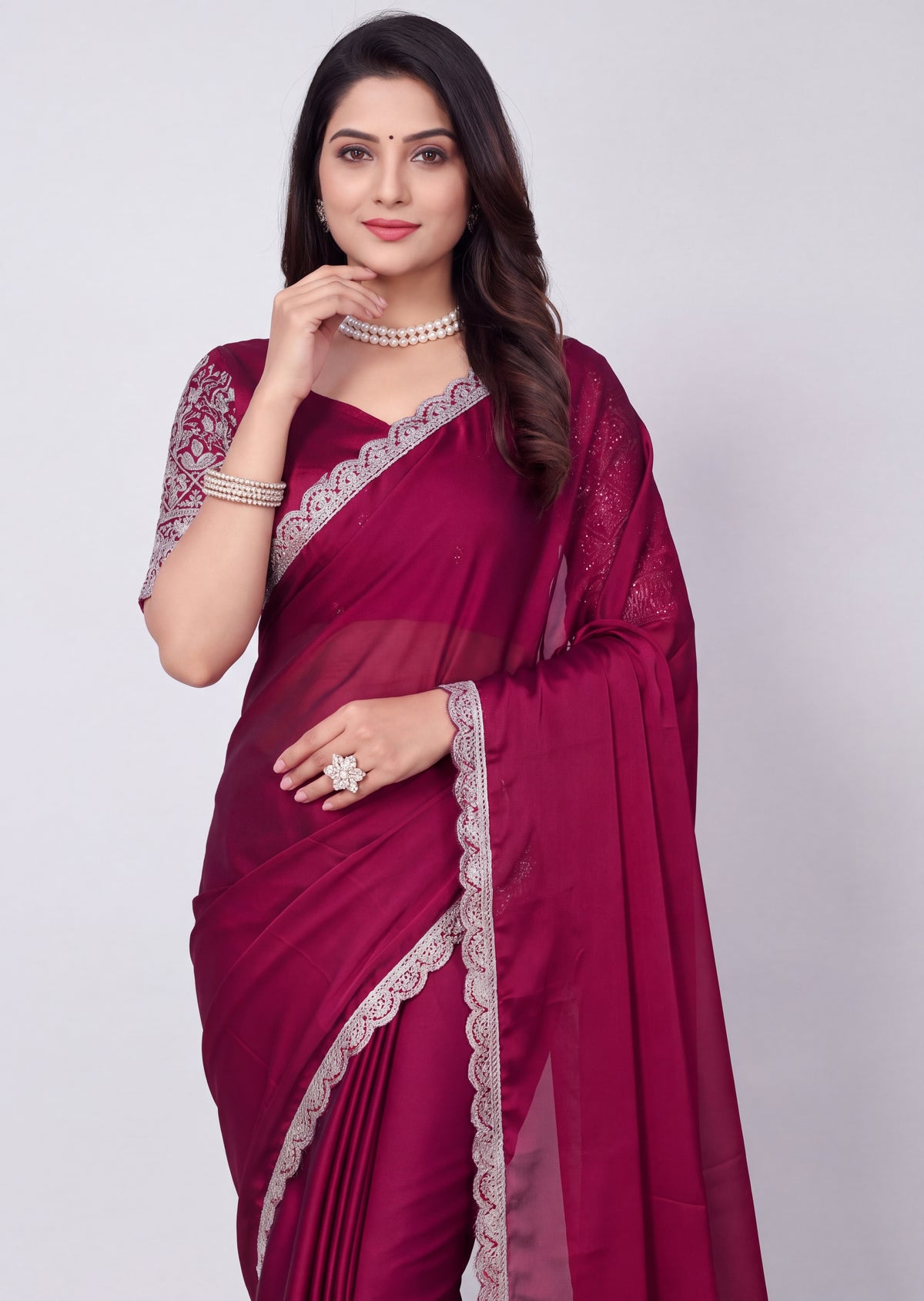 Delicate Embroidery Scalloped Border Rangoli Saree