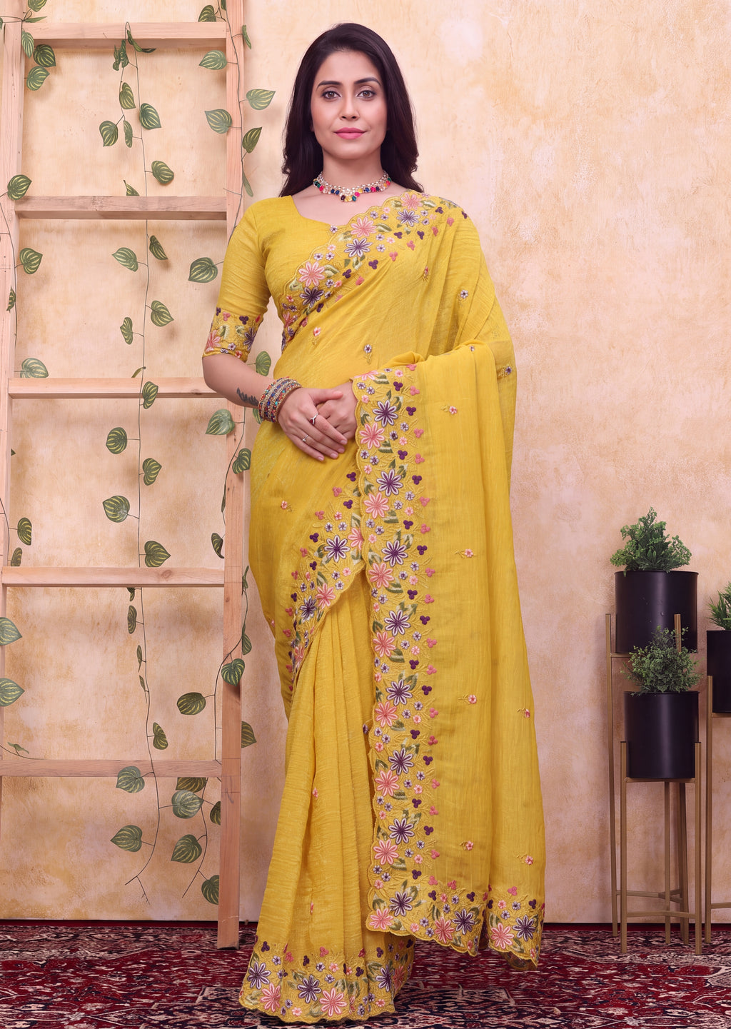 Floral Embroidery Two-Tone Crunchy Tissue Saree