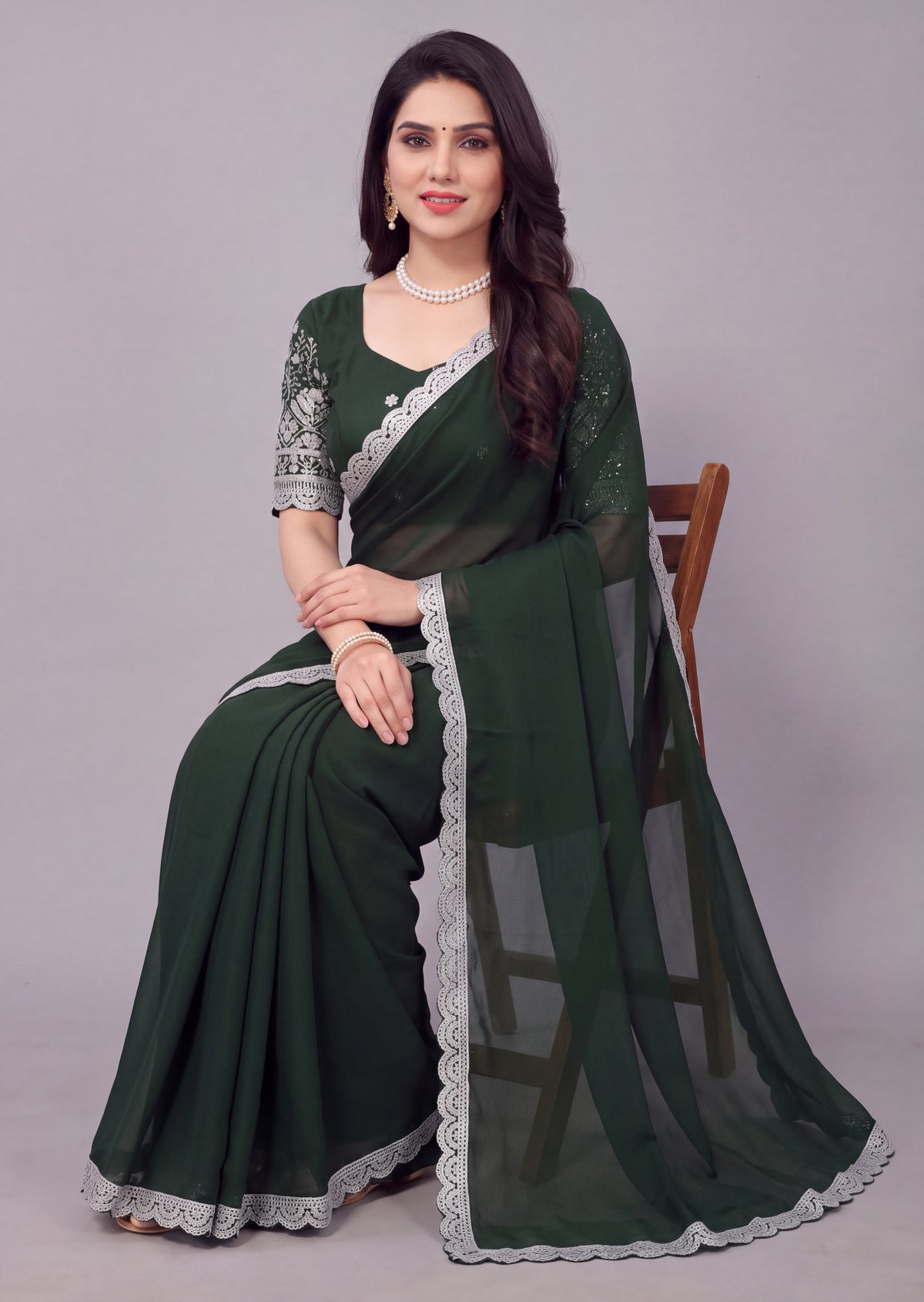 Delicate Embroidery Scalloped Border Rangoli Saree