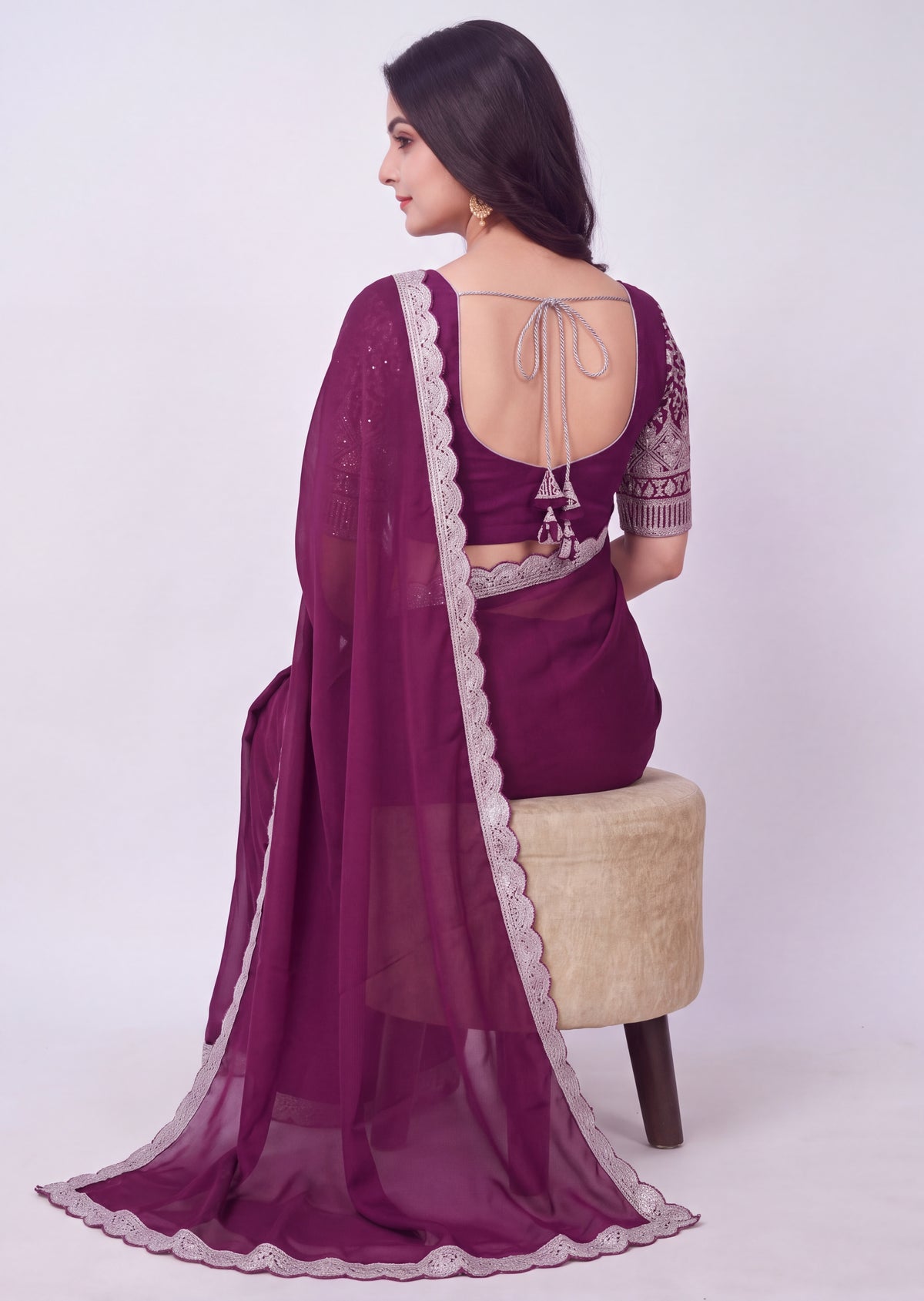 Delicate Embroidery Scalloped Border Rangoli Saree