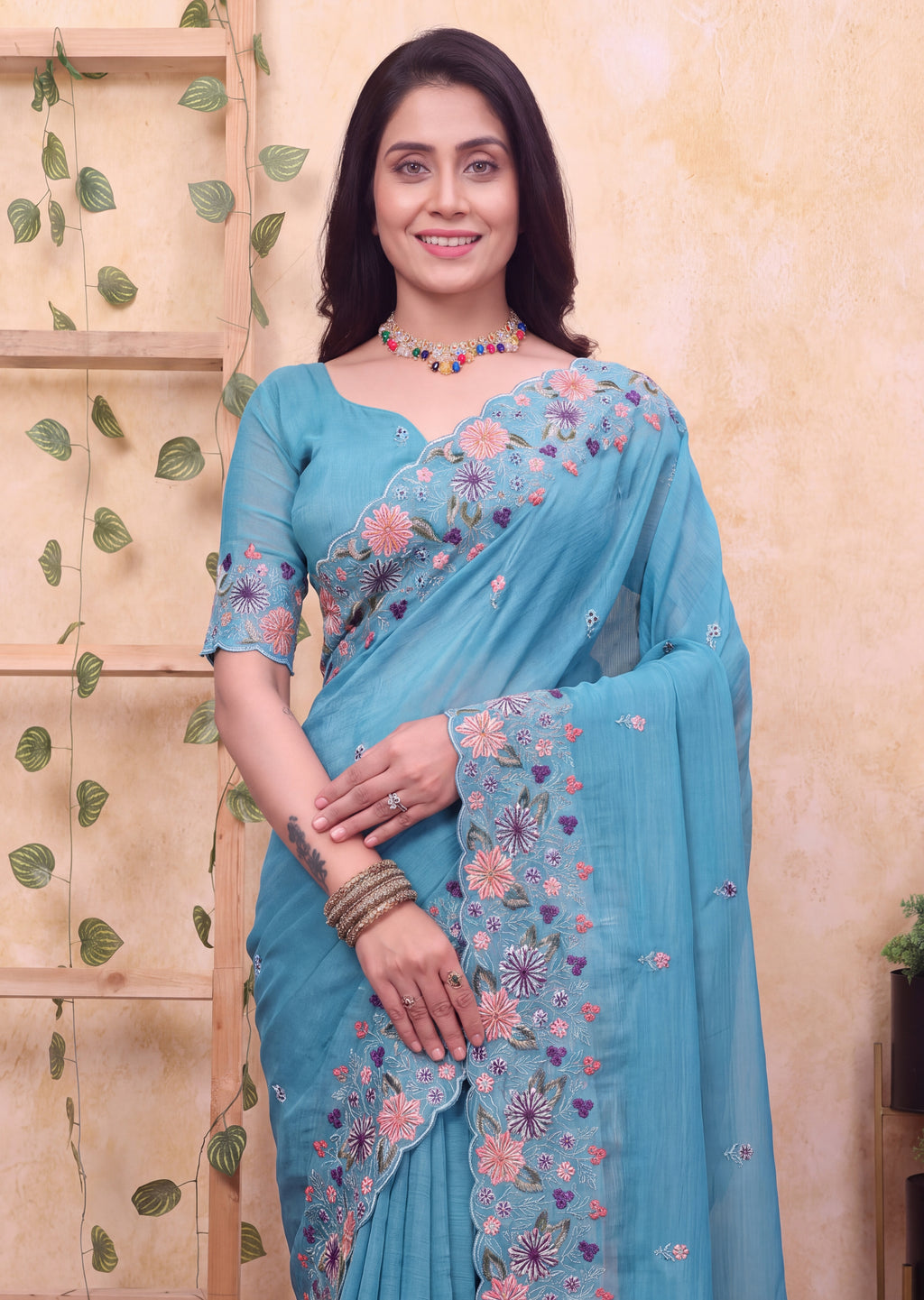 Floral Embroidery Two-Tone Crunchy Tissue Saree