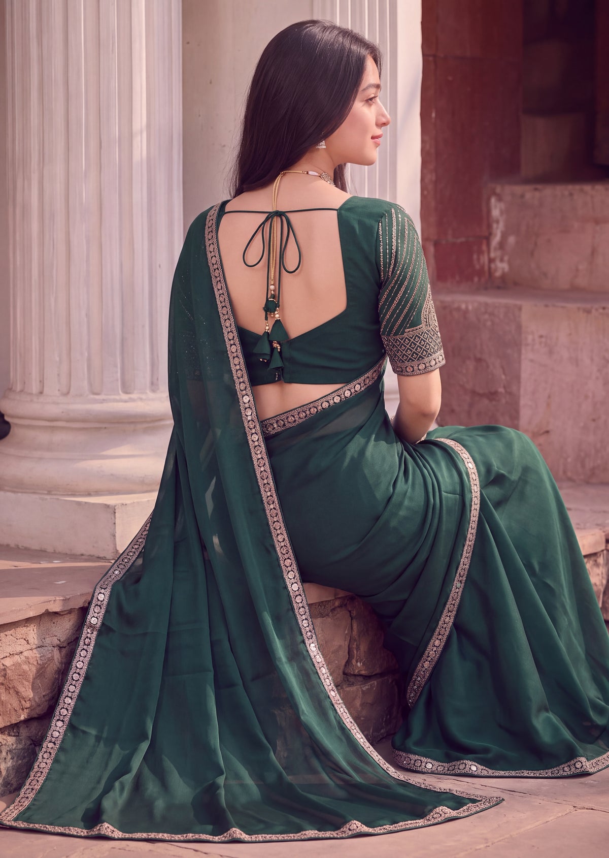 Scalloped Floral Elegant Rangoli Saree